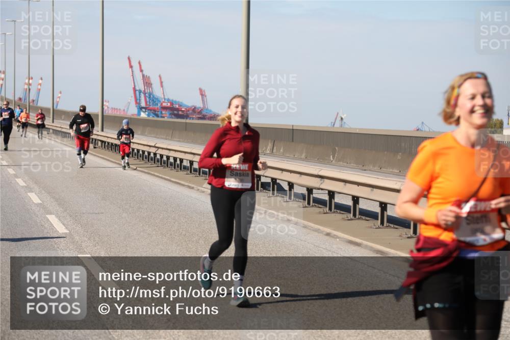 03.10.2025 - Köhlbrandbrückenlauf Yannick Fuchs http://msf.ph/oto/9190663 03.10.2025 12:10:38 Position 3  meine-sportfotos.de