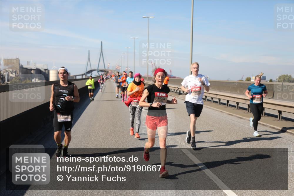 03.10.2025 - Köhlbrandbrückenlauf Yannick Fuchs http://msf.ph/oto/9190667 03.10.2025 11:50:55 Position 3 4298 meine-sportfotos.de