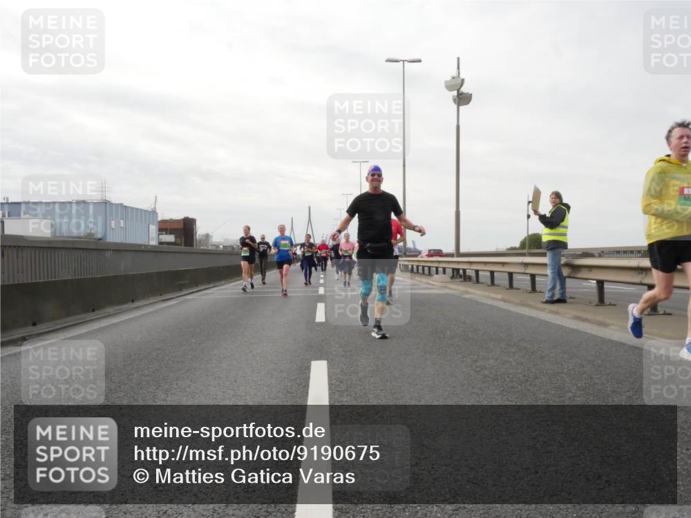 03.10.2025 - Köhlbrandbrückenlauf Matties Gatica Varas http://msf.ph/oto/9190675 03.10.2025 16:03:12 Position 3  meine-sportfotos.de