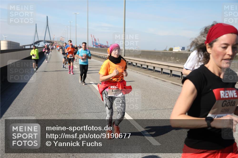 03.10.2025 - Köhlbrandbrückenlauf Yannick Fuchs http://msf.ph/oto/9190677 03.10.2025 11:50:57 Position 3 62, 4298 meine-sportfotos.de
