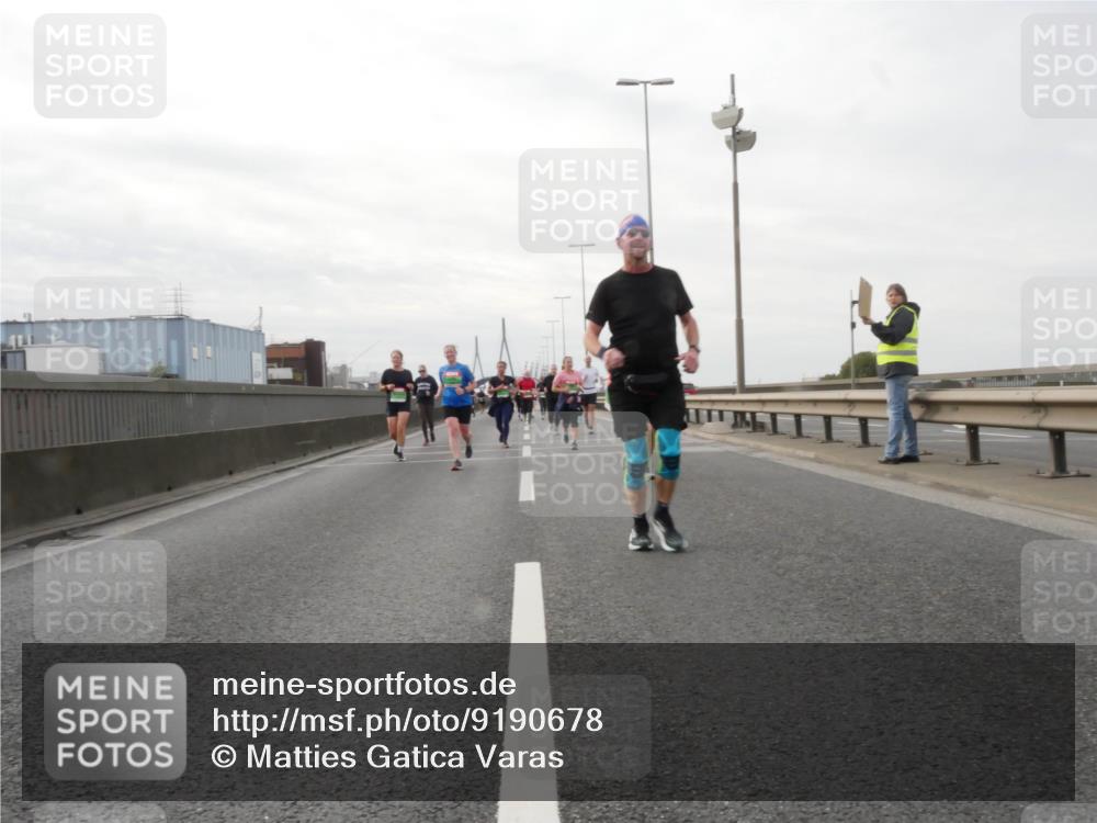 03.10.2025 - Köhlbrandbrückenlauf Matties Gatica Varas http://msf.ph/oto/9190678 03.10.2025 16:03:13 Position 3  meine-sportfotos.de