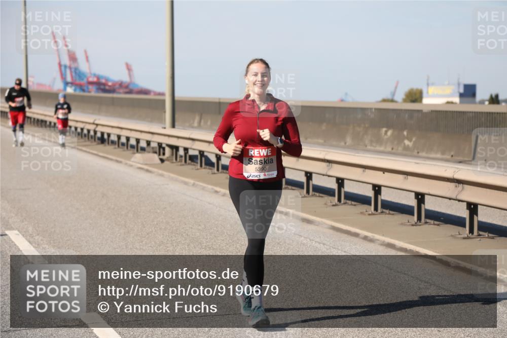 03.10.2025 - Köhlbrandbrückenlauf Yannick Fuchs http://msf.ph/oto/9190679 03.10.2025 12:10:39 Position 3 5390 meine-sportfotos.de