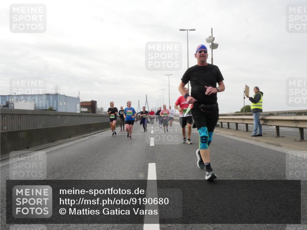 03.10.2025 - Köhlbrandbrückenlauf Matties Gatica Varas http://msf.ph/oto/9190680 03.10.2025 16:03:13 Position 3  meine-sportfotos.de