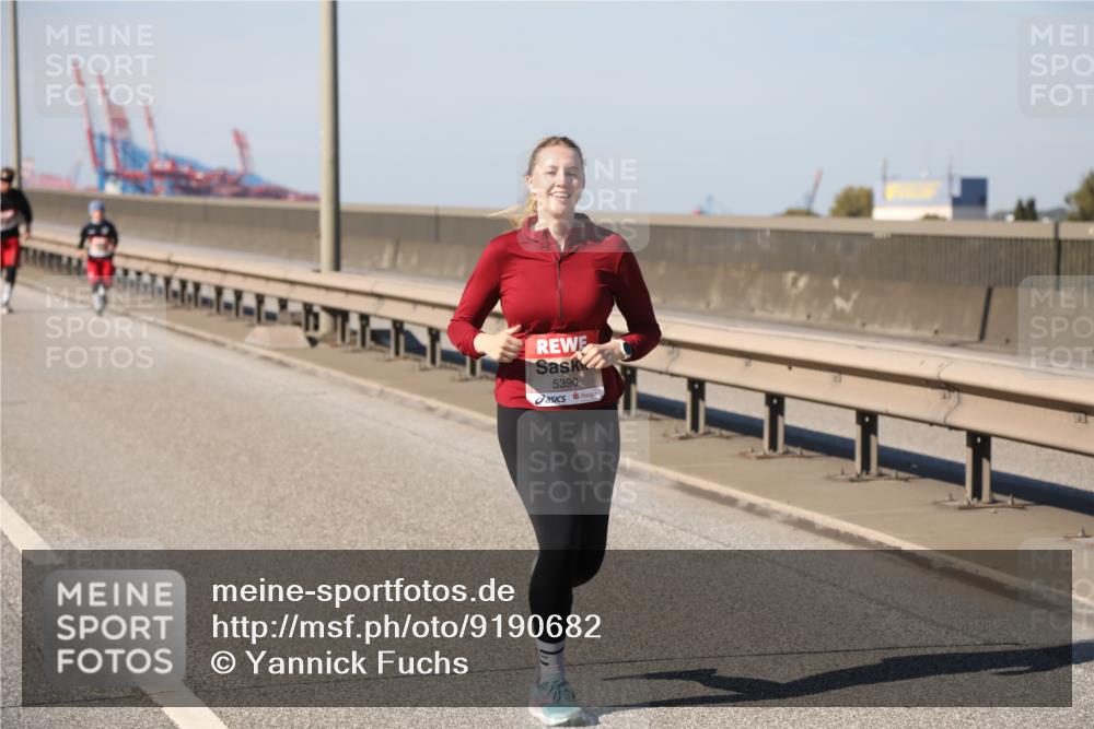 03.10.2025 - Köhlbrandbrückenlauf Yannick Fuchs http://msf.ph/oto/9190682 03.10.2025 12:10:39 Position 3 5390 meine-sportfotos.de