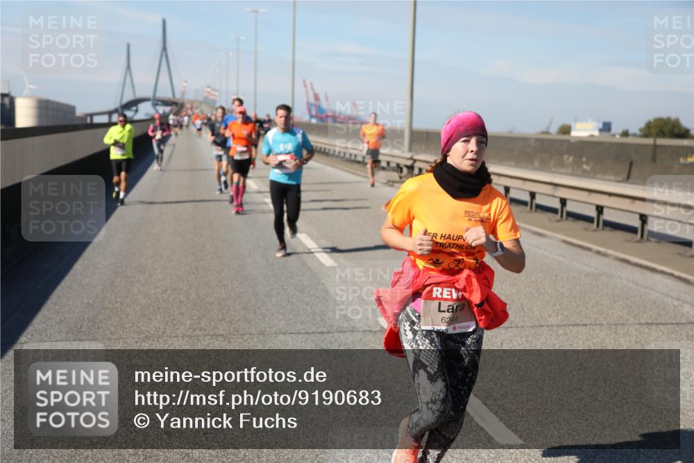 03.10.2025 - Köhlbrandbrückenlauf Yannick Fuchs http://msf.ph/oto/9190683 03.10.2025 11:50:57 Position 3 02, 2, 6244 meine-sportfotos.de