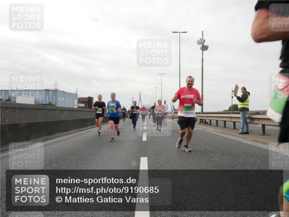 03.10.2025 - Köhlbrandbrückenlauf Matties Gatica Varas http://msf.ph/oto/9190685 03.10.2025 16:03:14 Position 3  meine-sportfotos.de