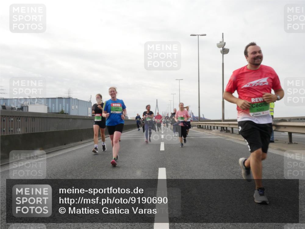 03.10.2025 - Köhlbrandbrückenlauf Matties Gatica Varas http://msf.ph/oto/9190690 03.10.2025 16:03:15 Position 3 8263 meine-sportfotos.de