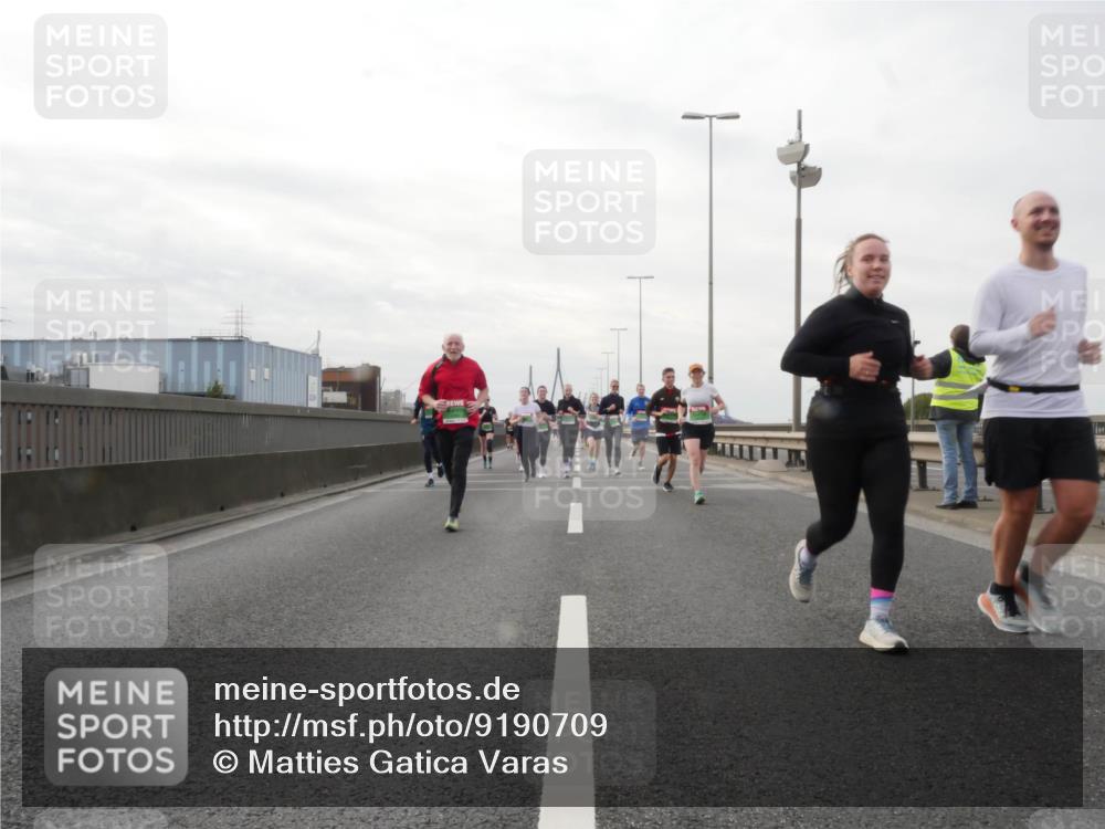 03.10.2025 - Köhlbrandbrückenlauf Matties Gatica Varas http://msf.ph/oto/9190709 03.10.2025 16:03:20 Position 3  meine-sportfotos.de