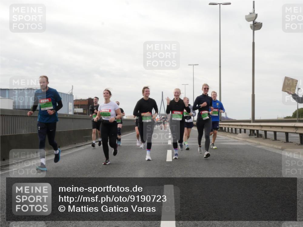 03.10.2025 - Köhlbrandbrückenlauf Matties Gatica Varas http://msf.ph/oto/9190723 03.10.2025 16:03:23 Position 3  meine-sportfotos.de