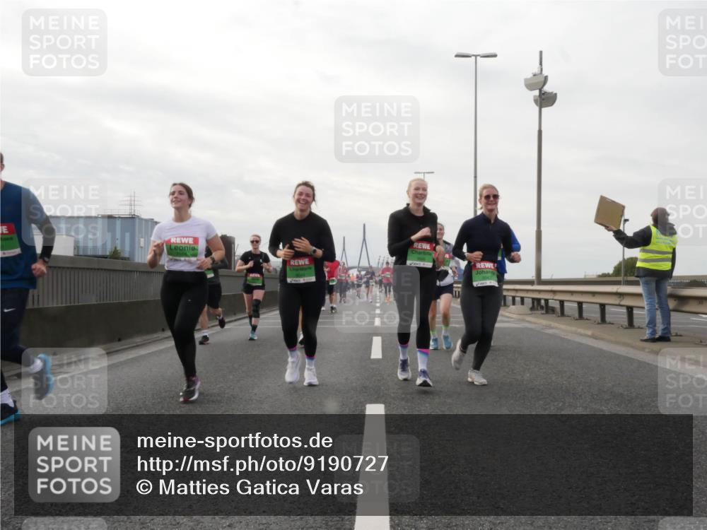 03.10.2025 - Köhlbrandbrückenlauf Matties Gatica Varas http://msf.ph/oto/9190727 03.10.2025 16:03:23 Position 3  meine-sportfotos.de