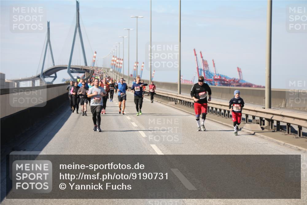 03.10.2025 - Köhlbrandbrückenlauf Yannick Fuchs http://msf.ph/oto/9190731 03.10.2025 12:10:44 Position 3  meine-sportfotos.de