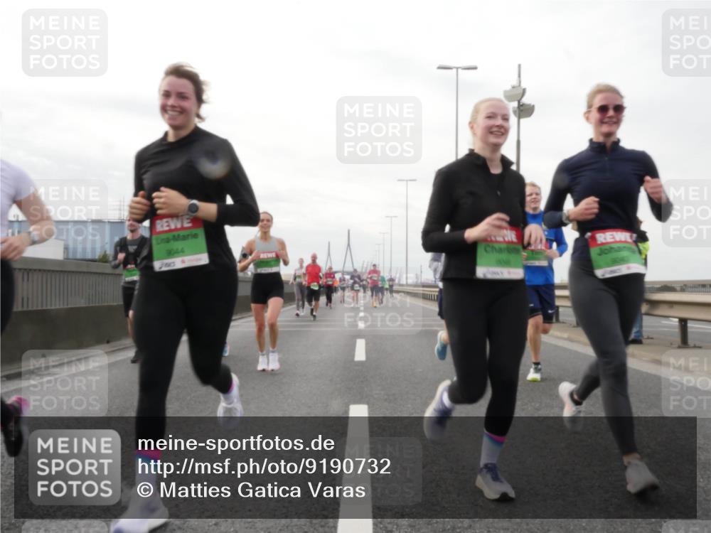 03.10.2025 - Köhlbrandbrückenlauf Matties Gatica Varas http://msf.ph/oto/9190732 03.10.2025 16:03:24 Position 3 9044 meine-sportfotos.de