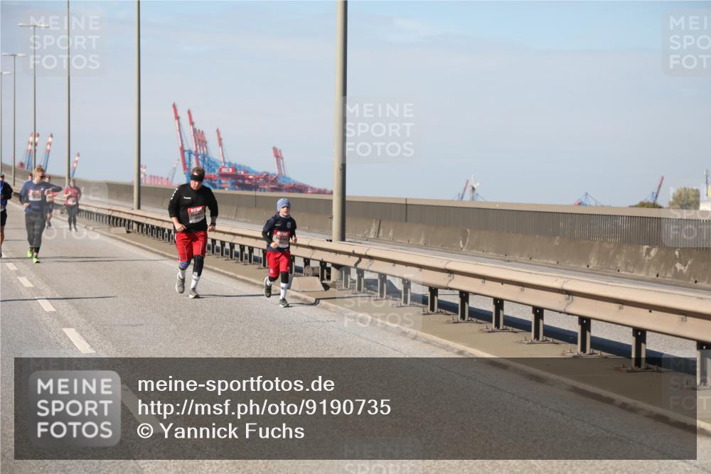 03.10.2025 - Köhlbrandbrückenlauf Yannick Fuchs http://msf.ph/oto/9190735 03.10.2025 12:10:44 Position 3  meine-sportfotos.de