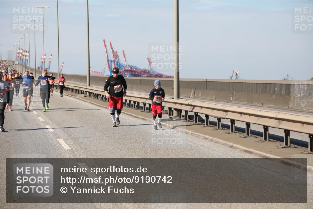 03.10.2025 - Köhlbrandbrückenlauf Yannick Fuchs http://msf.ph/oto/9190742 03.10.2025 12:10:45 Position 3  meine-sportfotos.de