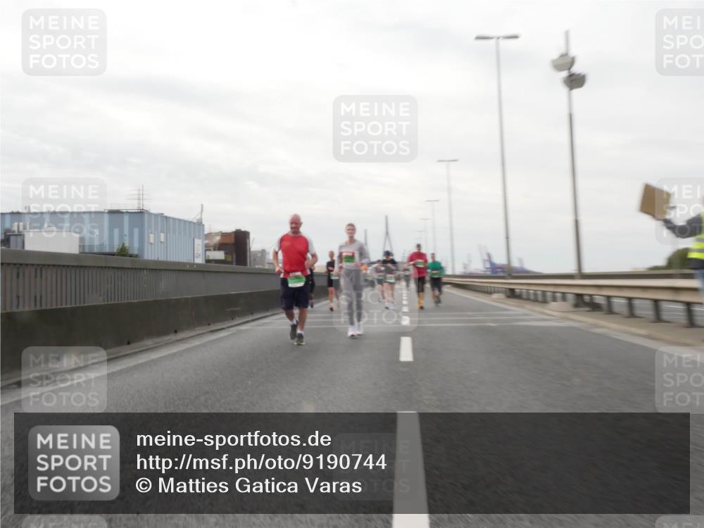 03.10.2025 - Köhlbrandbrückenlauf Matties Gatica Varas http://msf.ph/oto/9190744 03.10.2025 16:03:27 Position 3  meine-sportfotos.de