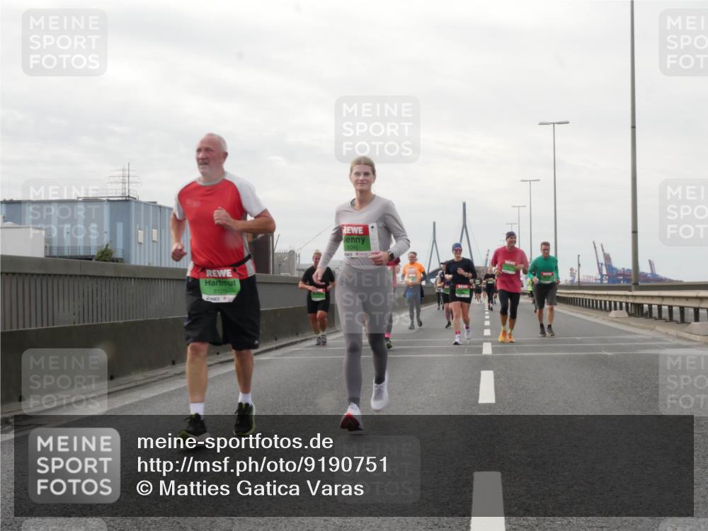03.10.2025 - Köhlbrandbrückenlauf Matties Gatica Varas http://msf.ph/oto/9190751 03.10.2025 16:03:29 Position 3 8120, 8345 meine-sportfotos.de