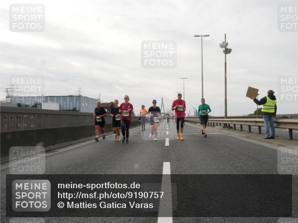 03.10.2025 - Köhlbrandbrückenlauf Matties Gatica Varas http://msf.ph/oto/9190757 03.10.2025 16:03:31 Position 3  meine-sportfotos.de