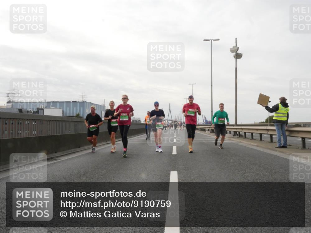 03.10.2025 - Köhlbrandbrückenlauf Matties Gatica Varas http://msf.ph/oto/9190759 03.10.2025 16:03:32 Position 3  meine-sportfotos.de