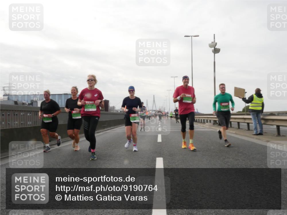 03.10.2025 - Köhlbrandbrückenlauf Matties Gatica Varas http://msf.ph/oto/9190764 03.10.2025 16:03:33 Position 3  meine-sportfotos.de