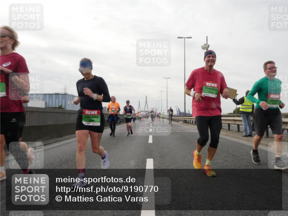 03.10.2025 - Köhlbrandbrückenlauf Matties Gatica Varas http://msf.ph/oto/9190770 03.10.2025 16:03:34 Position 3 7973 meine-sportfotos.de