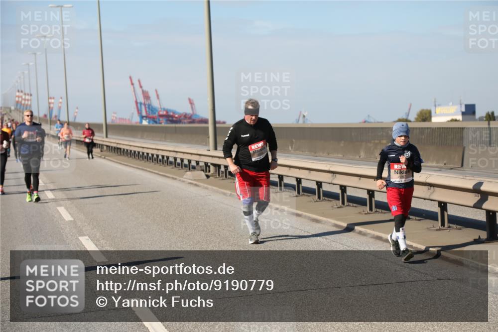 03.10.2025 - Köhlbrandbrückenlauf Yannick Fuchs http://msf.ph/oto/9190779 03.10.2025 12:10:50 Position 3 6357 meine-sportfotos.de