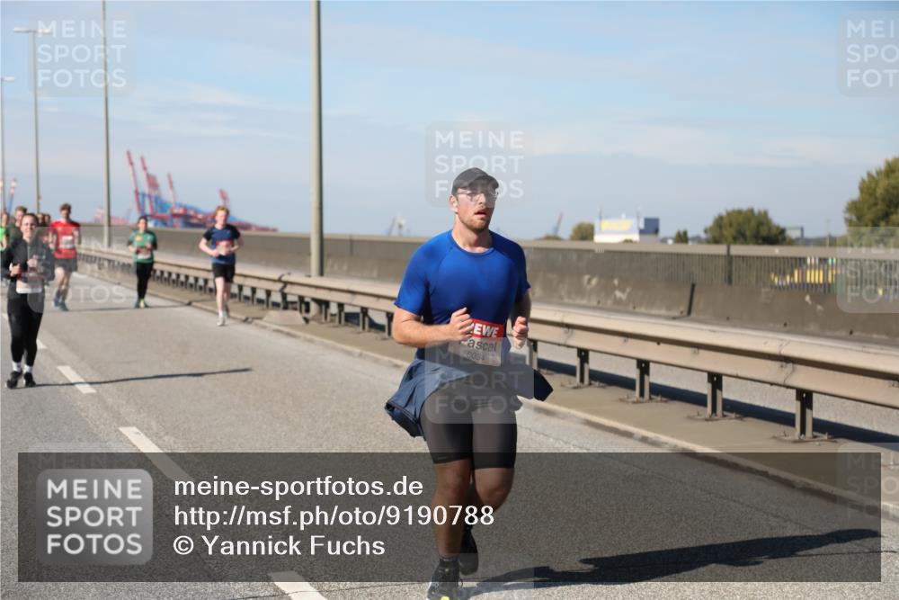 03.10.2025 - Köhlbrandbrückenlauf Yannick Fuchs http://msf.ph/oto/9190788 03.10.2025 11:51:07 Position 3 6034 meine-sportfotos.de