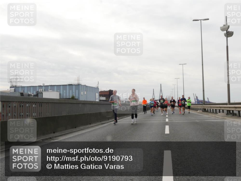 03.10.2025 - Köhlbrandbrückenlauf Matties Gatica Varas http://msf.ph/oto/9190793 03.10.2025 16:03:42 Position 3  meine-sportfotos.de