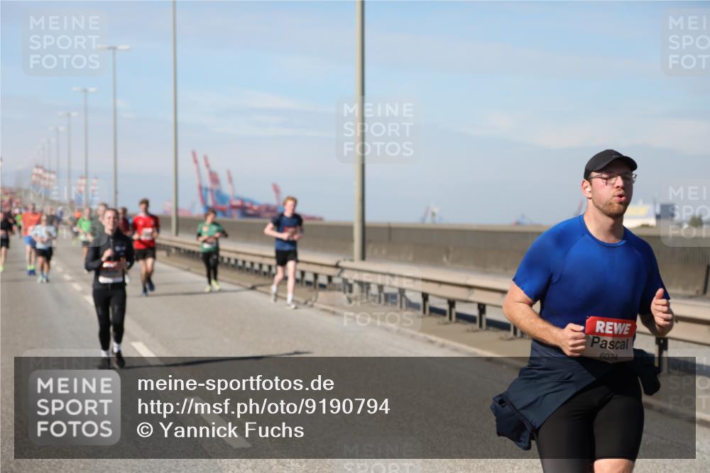 03.10.2025 - Köhlbrandbrückenlauf Yannick Fuchs http://msf.ph/oto/9190794 03.10.2025 11:51:07 Position 3 6034 meine-sportfotos.de