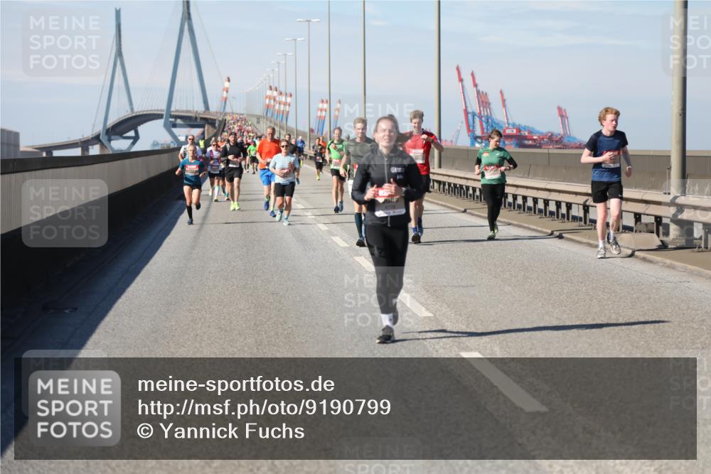 03.10.2025 - Köhlbrandbrückenlauf Yannick Fuchs http://msf.ph/oto/9190799 03.10.2025 11:51:08 Position 3  meine-sportfotos.de