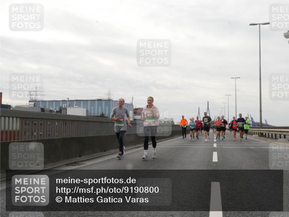 03.10.2025 - Köhlbrandbrückenlauf Matties Gatica Varas http://msf.ph/oto/9190800 03.10.2025 16:03:43 Position 3  meine-sportfotos.de