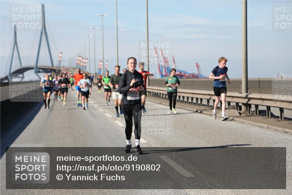 03.10.2025 - Köhlbrandbrückenlauf Yannick Fuchs http://msf.ph/oto/9190802 03.10.2025 11:51:08 Position 3 4718 meine-sportfotos.de