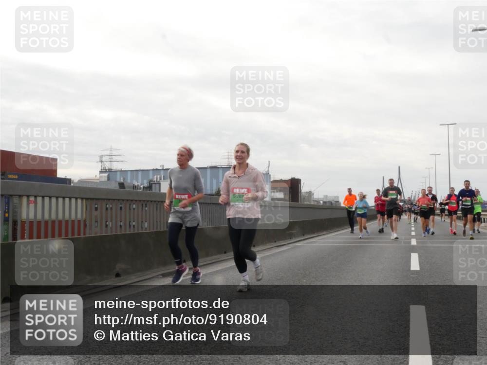 03.10.2025 - Köhlbrandbrückenlauf Matties Gatica Varas http://msf.ph/oto/9190804 03.10.2025 16:03:44 Position 3  meine-sportfotos.de