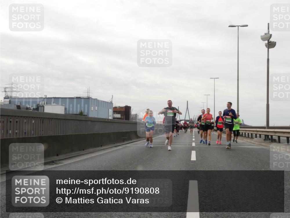 03.10.2025 - Köhlbrandbrückenlauf Matties Gatica Varas http://msf.ph/oto/9190808 03.10.2025 16:03:46 Position 3  meine-sportfotos.de