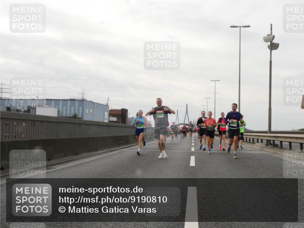 03.10.2025 - Köhlbrandbrückenlauf Matties Gatica Varas http://msf.ph/oto/9190810 03.10.2025 16:03:46 Position 3  meine-sportfotos.de