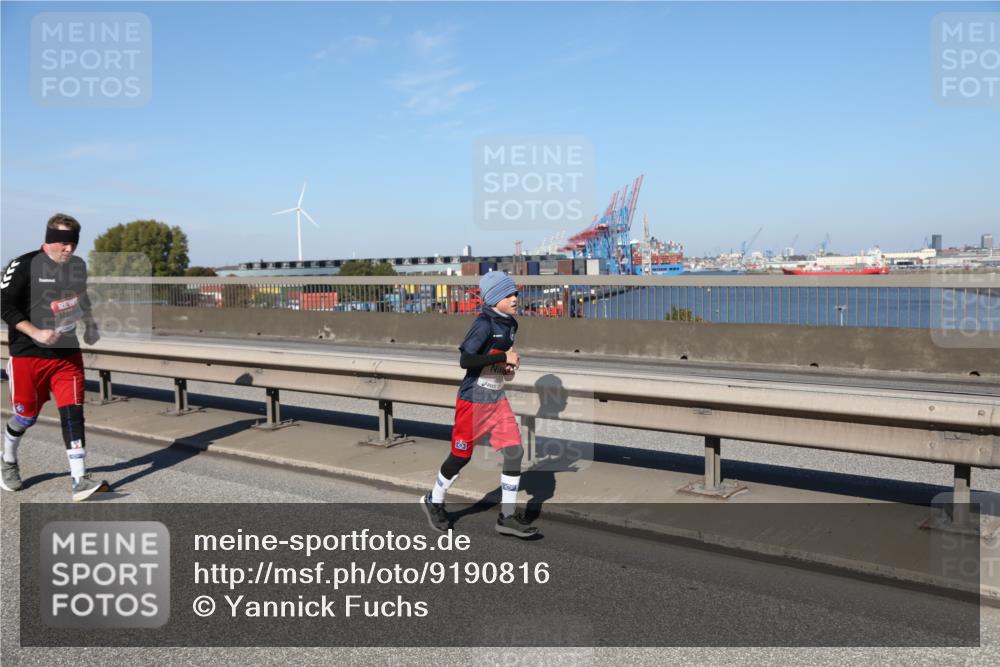 03.10.2025 - Köhlbrandbrückenlauf Yannick Fuchs http://msf.ph/oto/9190816 03.10.2025 12:10:54 Position 3  meine-sportfotos.de