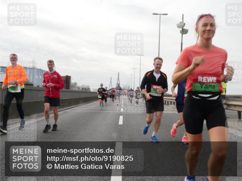 03.10.2025 - Köhlbrandbrückenlauf Matties Gatica Varas http://msf.ph/oto/9190825 03.10.2025 16:03:50 Position 3 21 meine-sportfotos.de