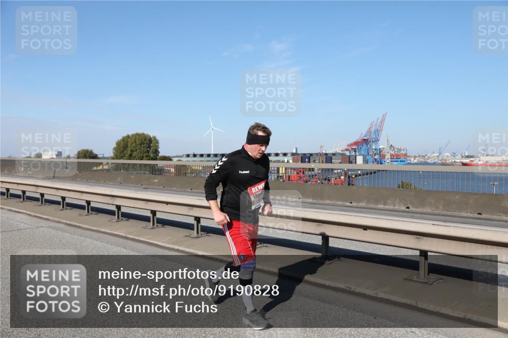 03.10.2025 - Köhlbrandbrückenlauf Yannick Fuchs http://msf.ph/oto/9190828 03.10.2025 12:10:55 Position 3  meine-sportfotos.de