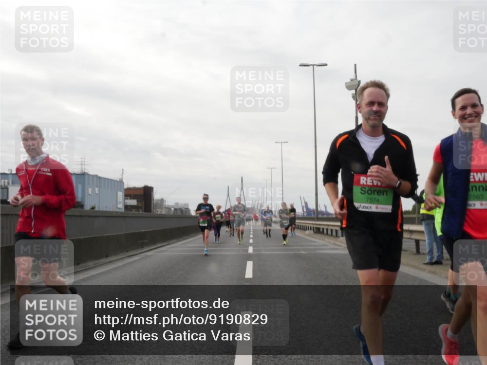 03.10.2025 - Köhlbrandbrückenlauf Matties Gatica Varas http://msf.ph/oto/9190829 03.10.2025 16:03:51 Position 3 401, 7574, 7563 meine-sportfotos.de