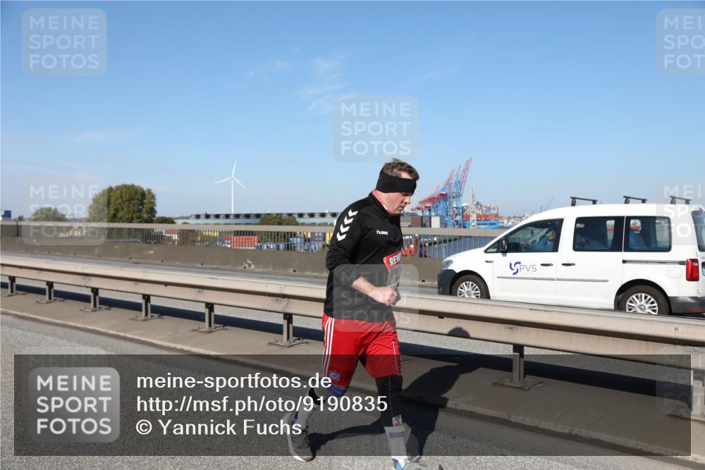 03.10.2025 - Köhlbrandbrückenlauf Yannick Fuchs http://msf.ph/oto/9190835 03.10.2025 12:10:55 Position 3  meine-sportfotos.de