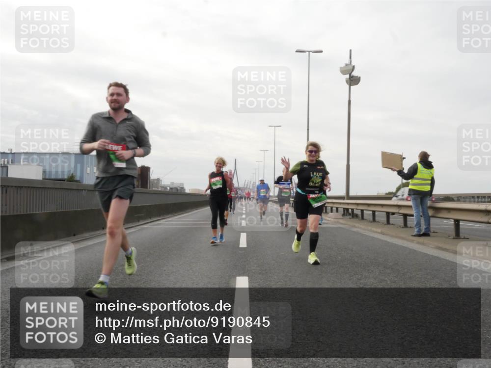 03.10.2025 - Köhlbrandbrückenlauf Matties Gatica Varas http://msf.ph/oto/9190845 03.10.2025 16:03:55 Position 3  meine-sportfotos.de