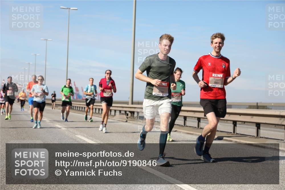 03.10.2025 - Köhlbrandbrückenlauf Yannick Fuchs http://msf.ph/oto/9190846 03.10.2025 11:51:14 Position 3 6799, 5763, 6800 meine-sportfotos.de