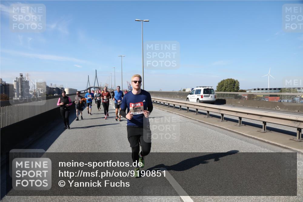 03.10.2025 - Köhlbrandbrückenlauf Yannick Fuchs http://msf.ph/oto/9190851 03.10.2025 12:10:57 Position 3  meine-sportfotos.de