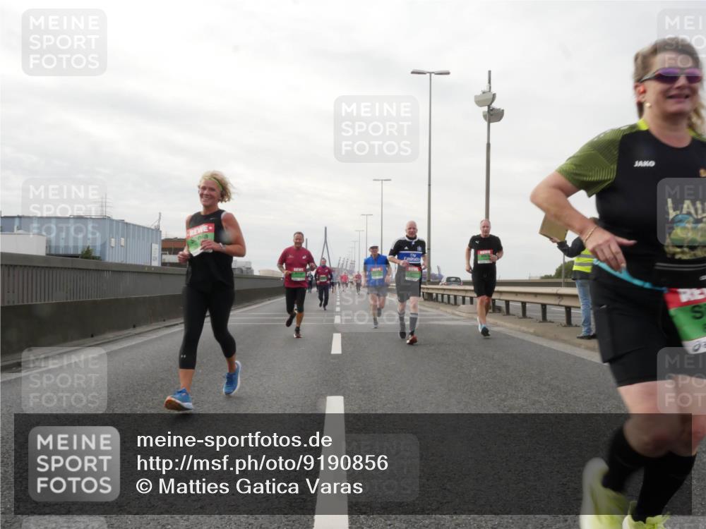 03.10.2025 - Köhlbrandbrückenlauf Matties Gatica Varas http://msf.ph/oto/9190856 03.10.2025 16:03:57 Position 3  meine-sportfotos.de