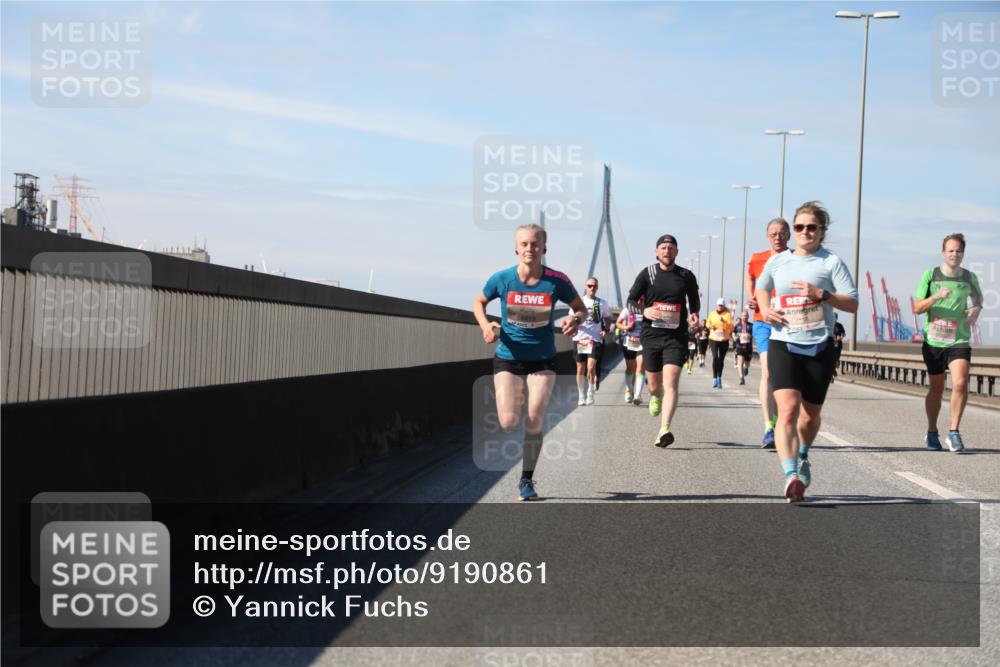 03.10.2025 - Köhlbrandbrückenlauf Yannick Fuchs http://msf.ph/oto/9190861 03.10.2025 11:51:16 Position 3  meine-sportfotos.de
