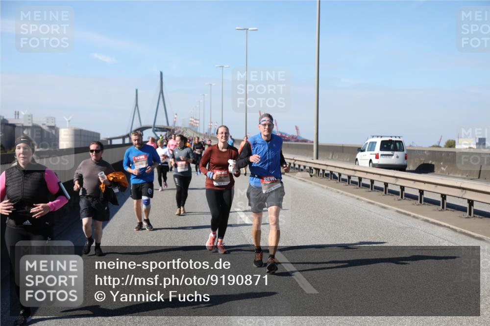 03.10.2025 - Köhlbrandbrückenlauf Yannick Fuchs http://msf.ph/oto/9190871 03.10.2025 12:10:58 Position 3  meine-sportfotos.de