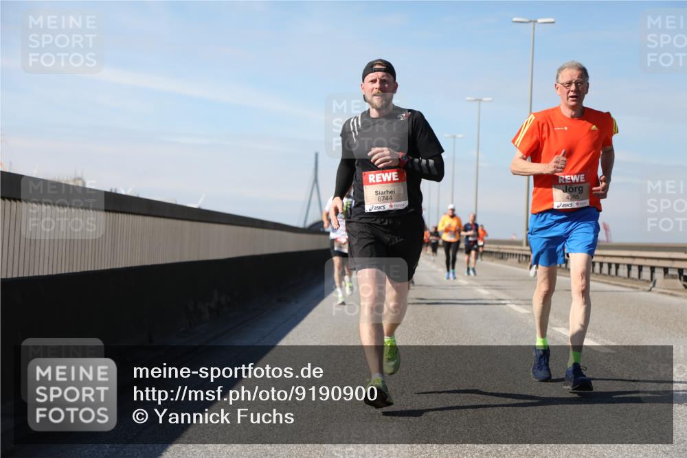 03.10.2025 - Köhlbrandbrückenlauf Yannick Fuchs http://msf.ph/oto/9190900 03.10.2025 11:51:19 Position 3 6744, 4365 meine-sportfotos.de