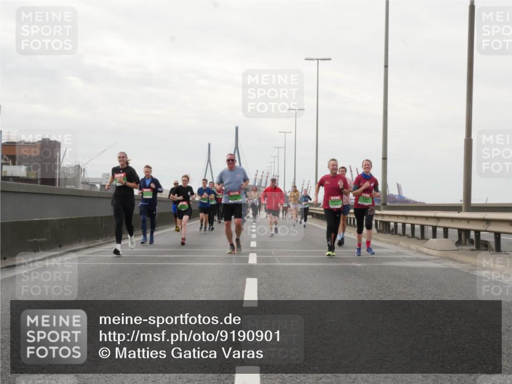 03.10.2025 - Köhlbrandbrückenlauf Matties Gatica Varas http://msf.ph/oto/9190901 03.10.2025 16:04:07 Position 3  meine-sportfotos.de