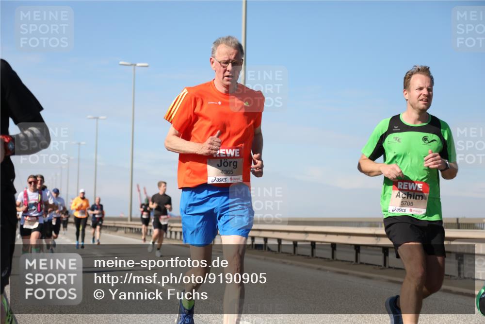 03.10.2025 - Köhlbrandbrückenlauf Yannick Fuchs http://msf.ph/oto/9190905 03.10.2025 11:51:19 Position 3 4365, 5705 meine-sportfotos.de