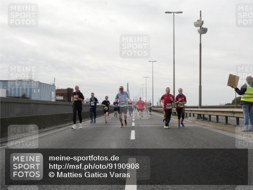 03.10.2025 - Köhlbrandbrückenlauf Matties Gatica Varas http://msf.ph/oto/9190908 03.10.2025 16:04:09 Position 3  meine-sportfotos.de