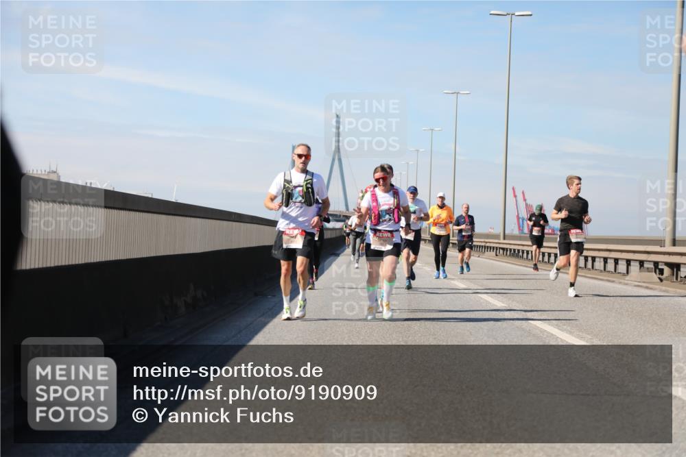 03.10.2025 - Köhlbrandbrückenlauf Yannick Fuchs http://msf.ph/oto/9190909 03.10.2025 11:51:20 Position 3  meine-sportfotos.de